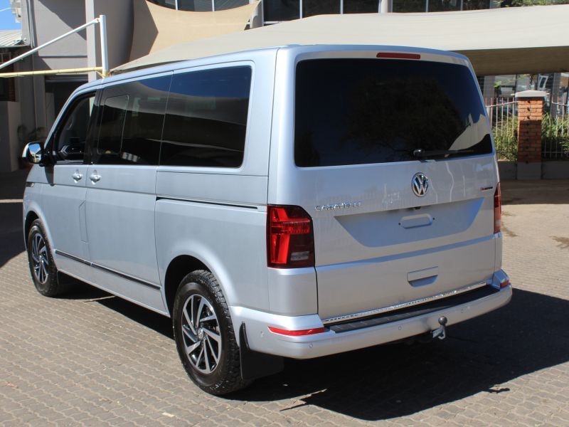 2022 Volkswagen Caravelle photo 2