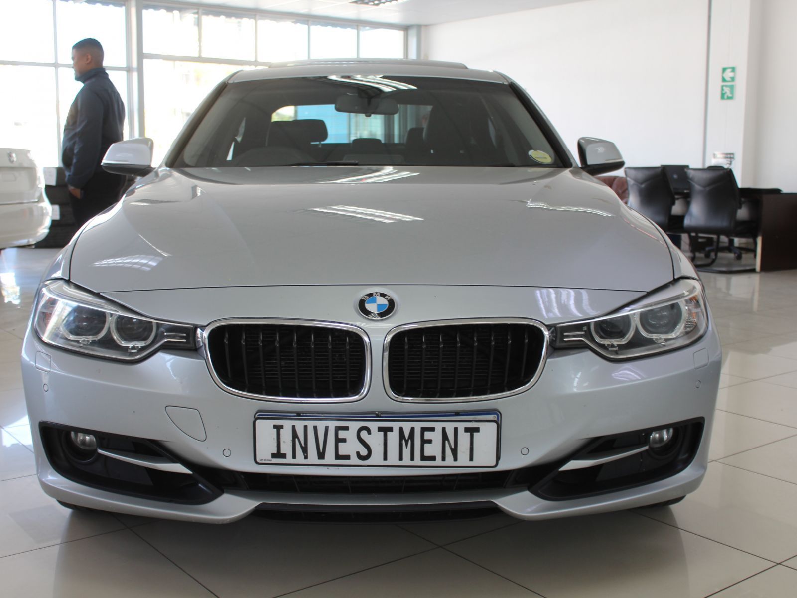 2014 BMW 3 Series photo 2