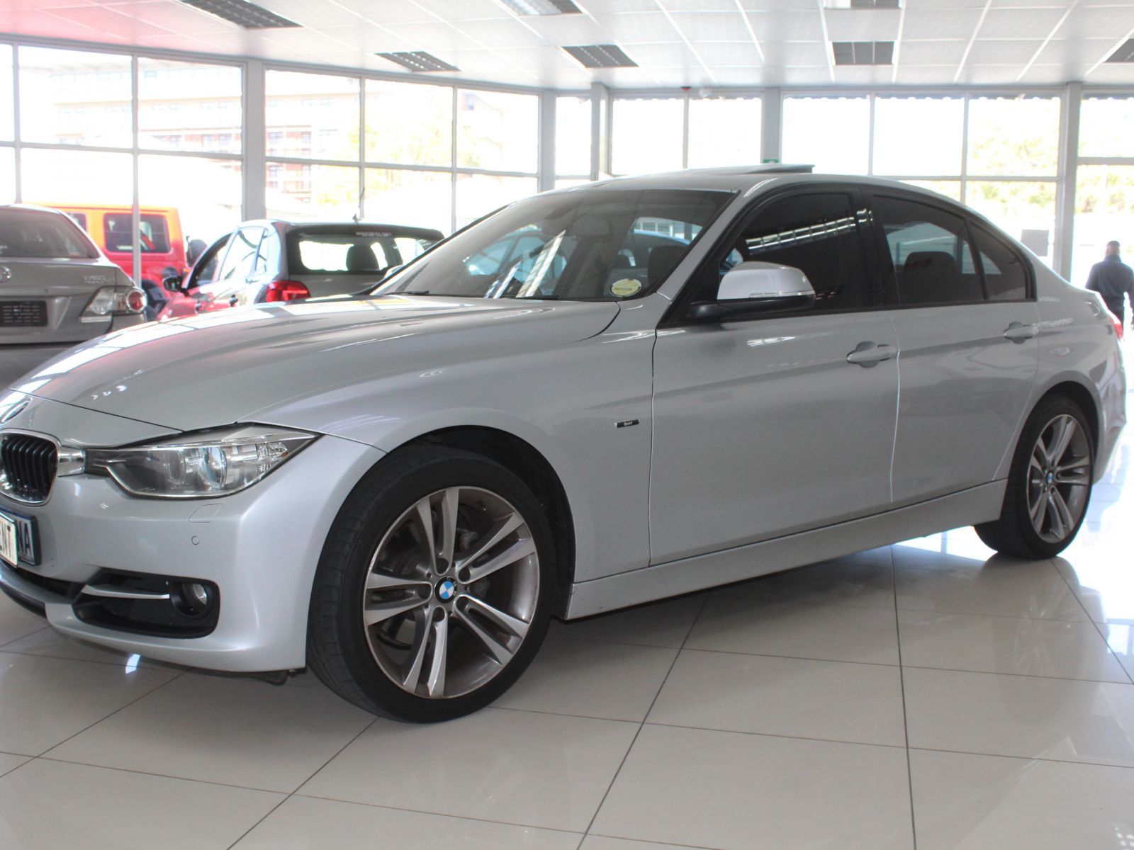 2014 BMW 3 Series photo 3