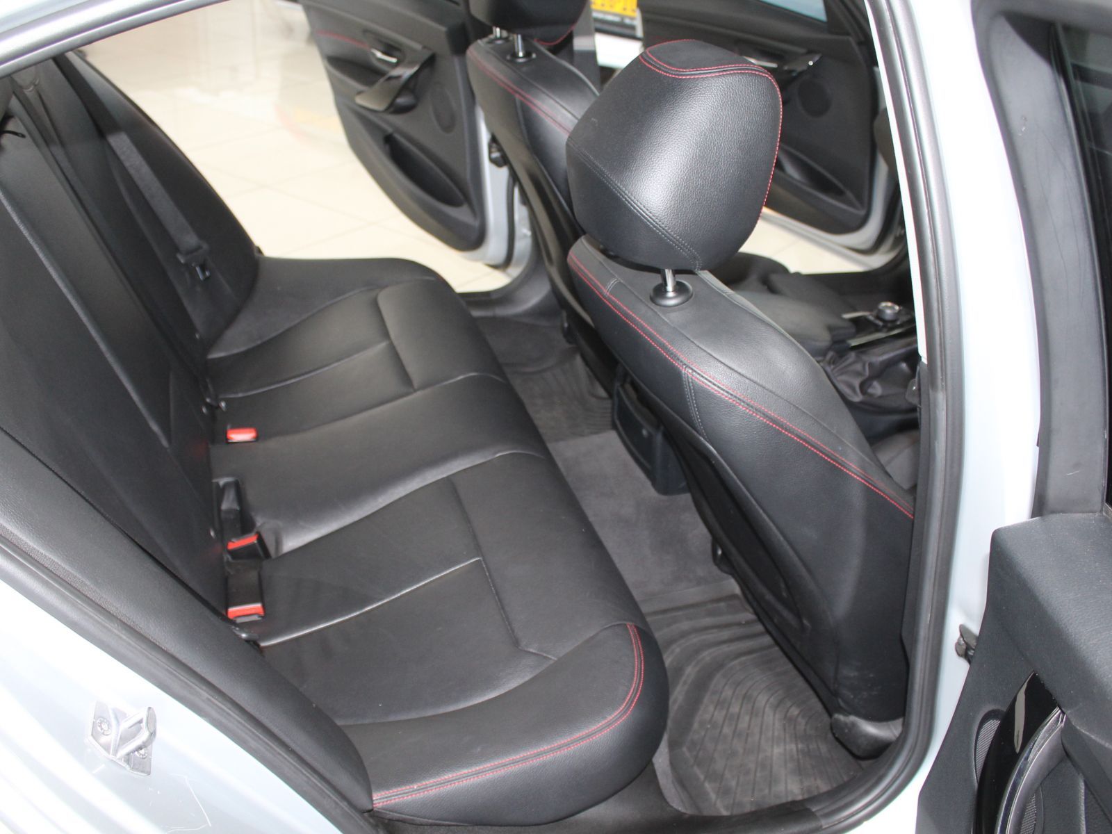 2014 BMW 3 Series photo 8