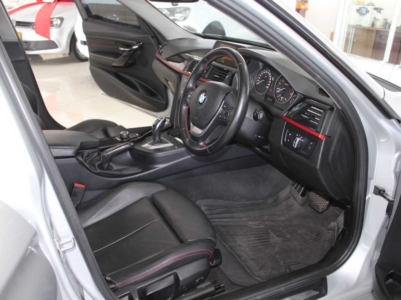 2014 BMW 3 Series photo 9