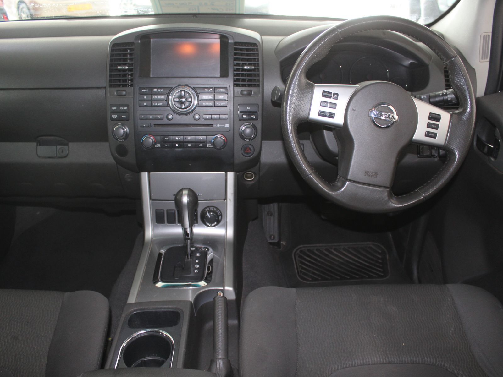 2014 Nissan Navara photo 16