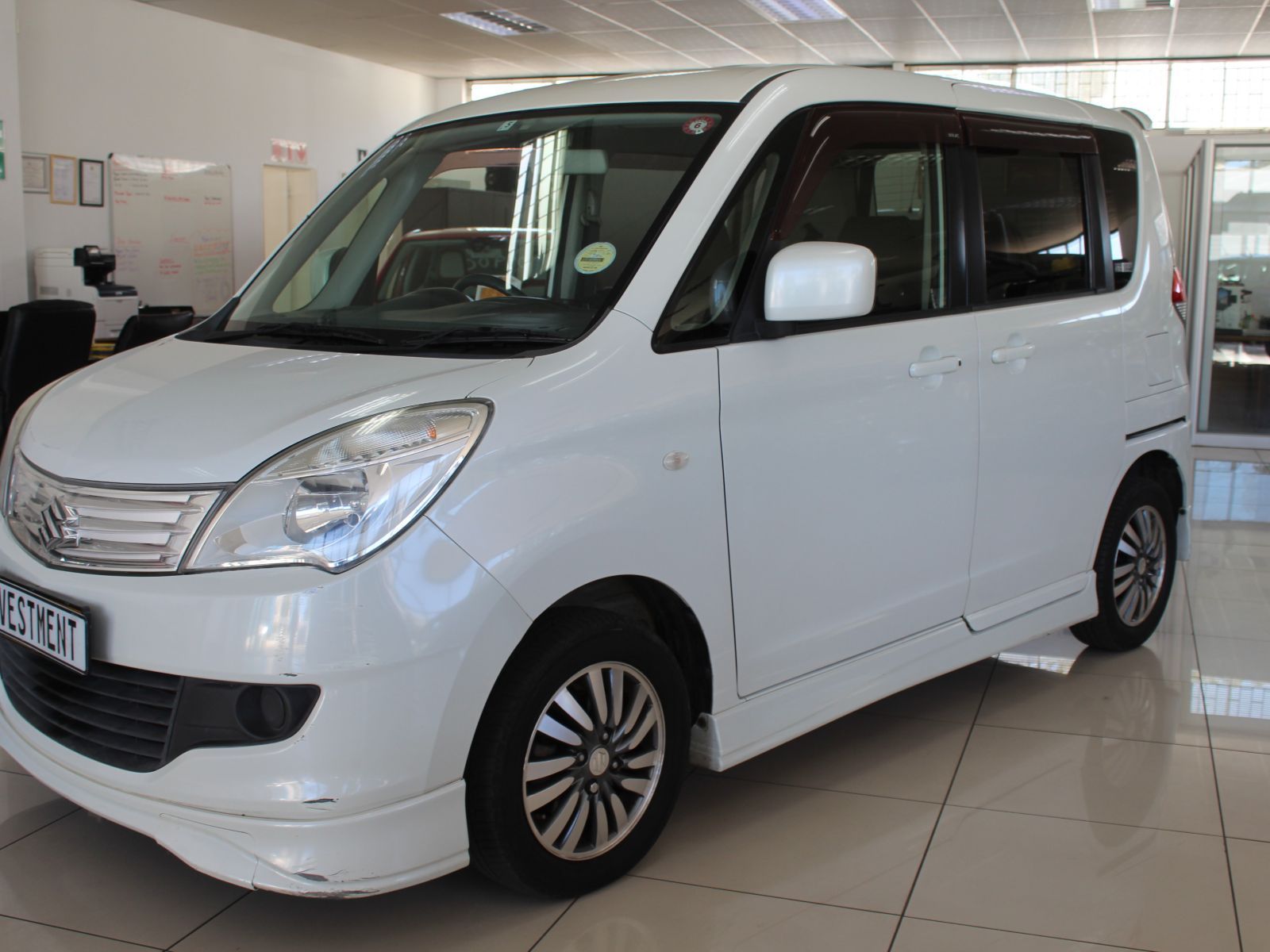 2011 Suzuki Solio photo 3