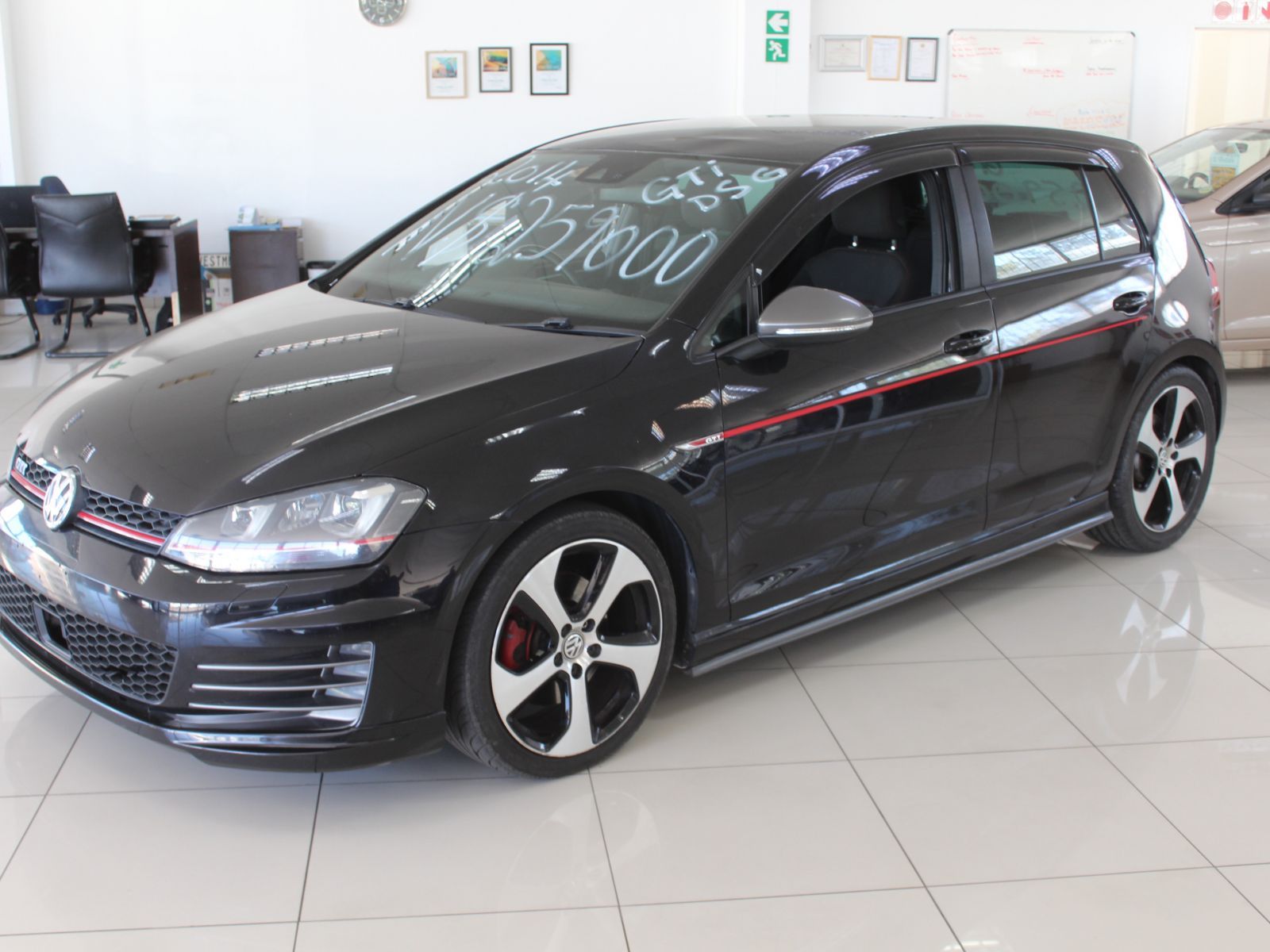 2014 Volkswagen Golf photo 1
