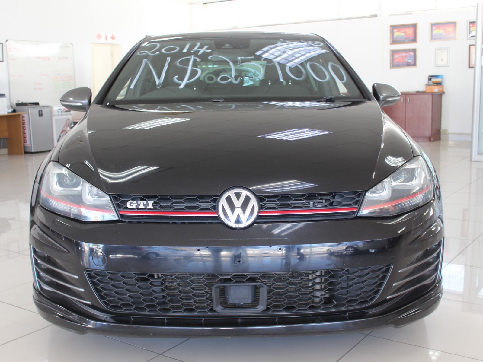 2014 Volkswagen Golf photo 2