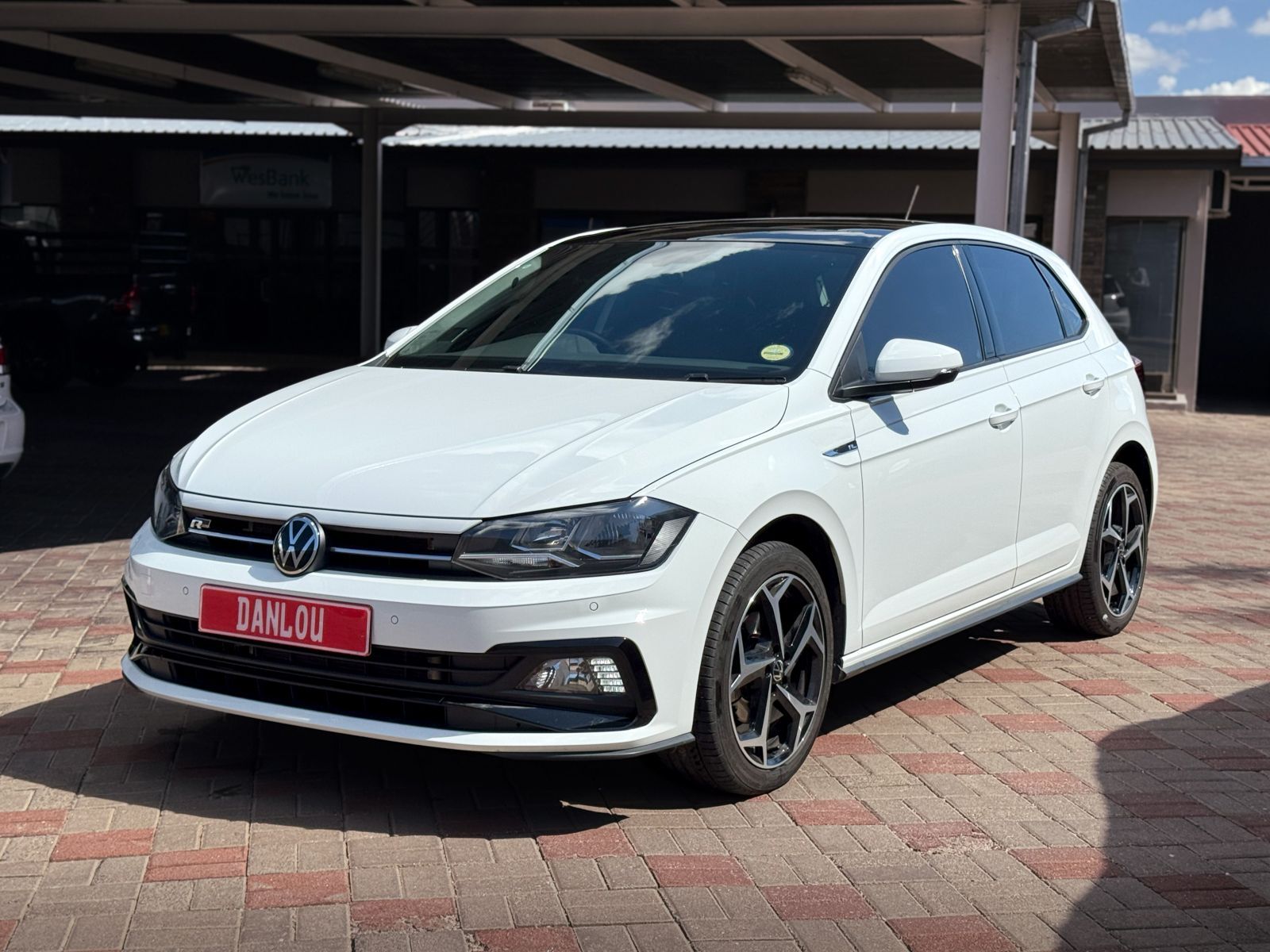 2021 Volkswagen Polo photo 2