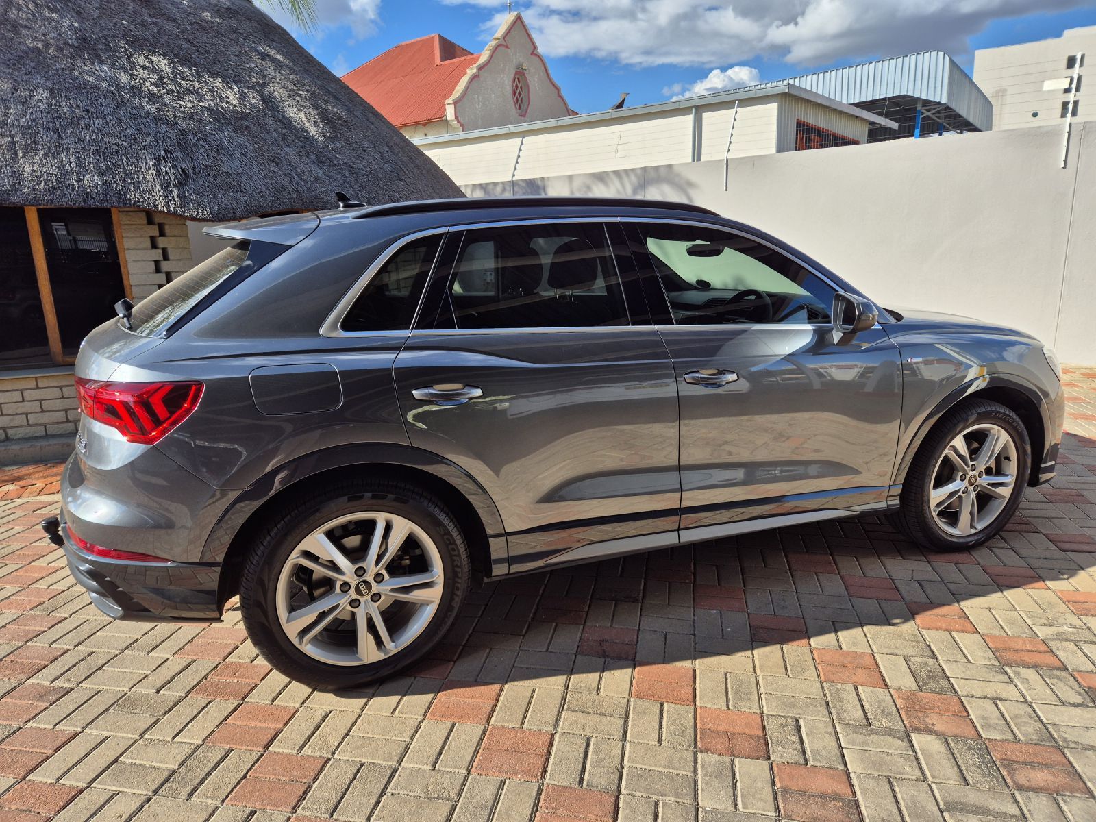 2022 Audi Q3 photo 4