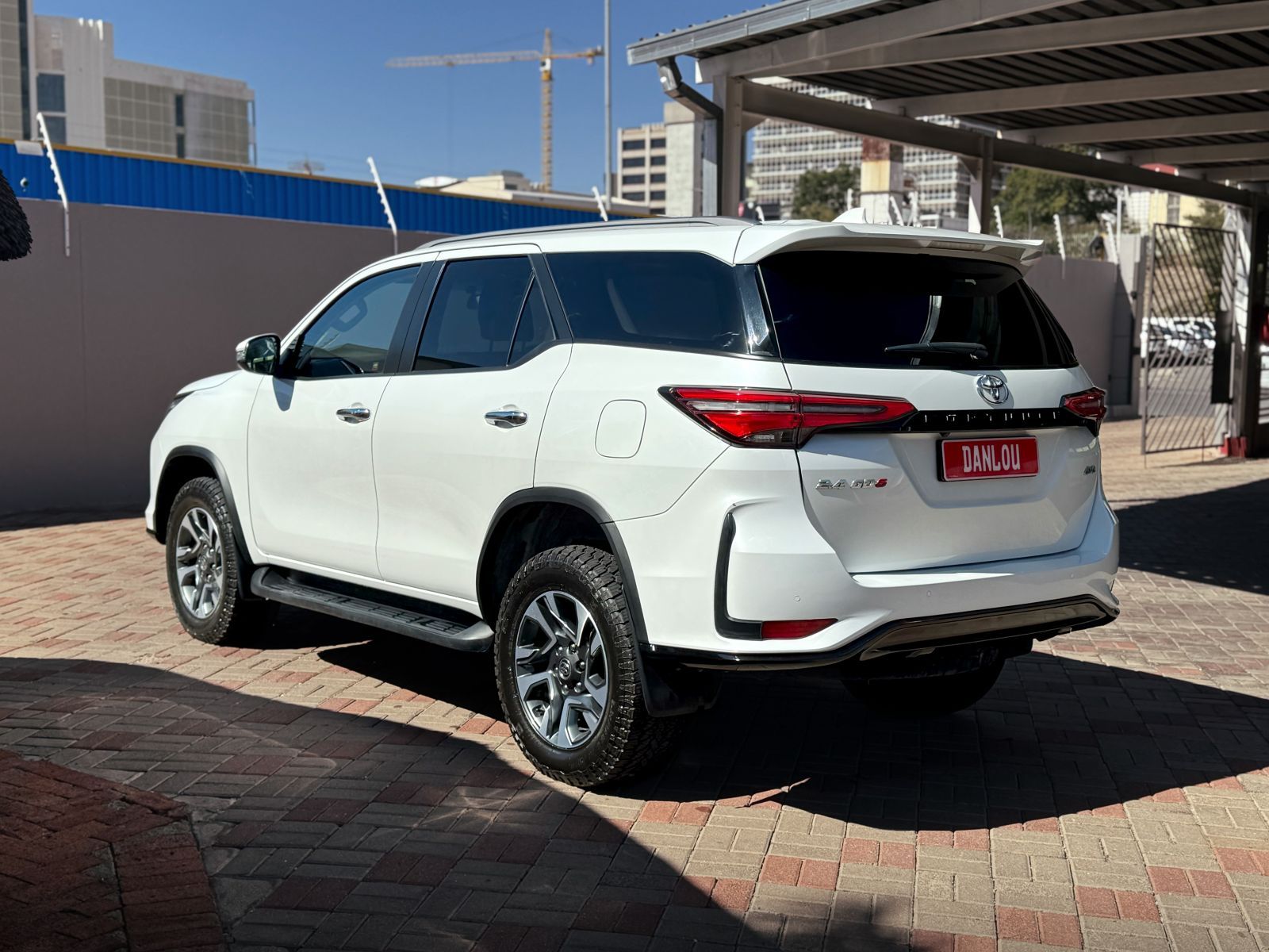 2024 Toyota Fortuner photo 3