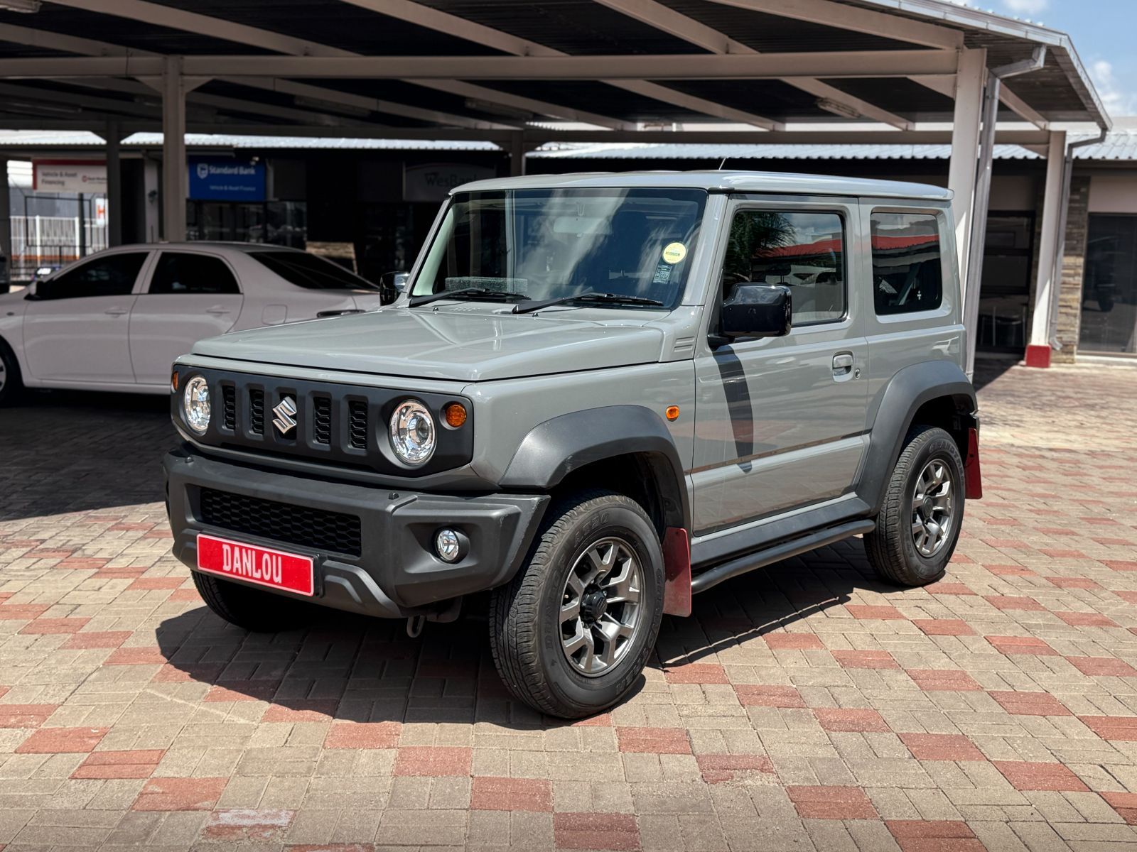 2023 Suzuki Jimny photo 2