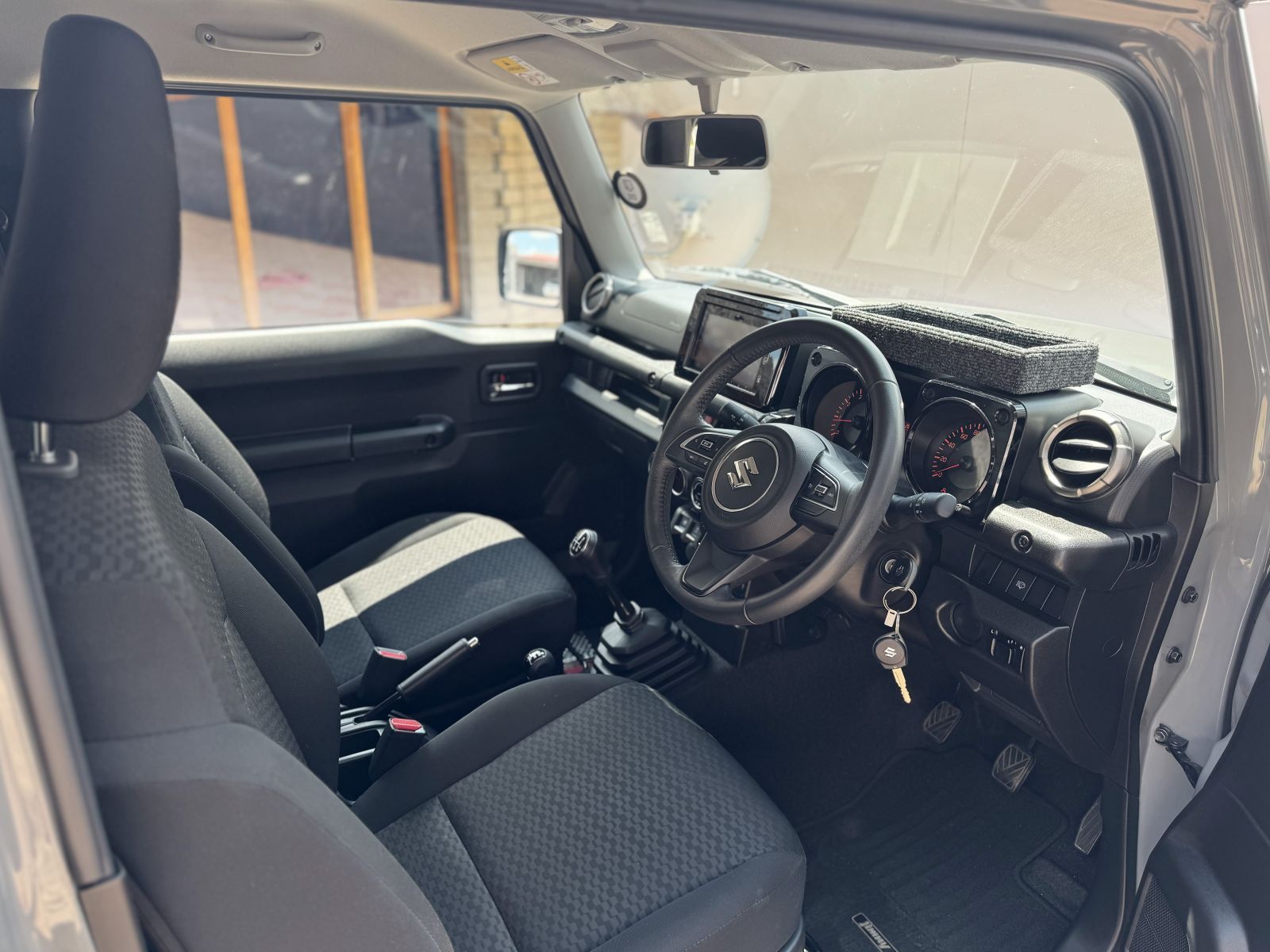 2023 Suzuki Jimny photo 7