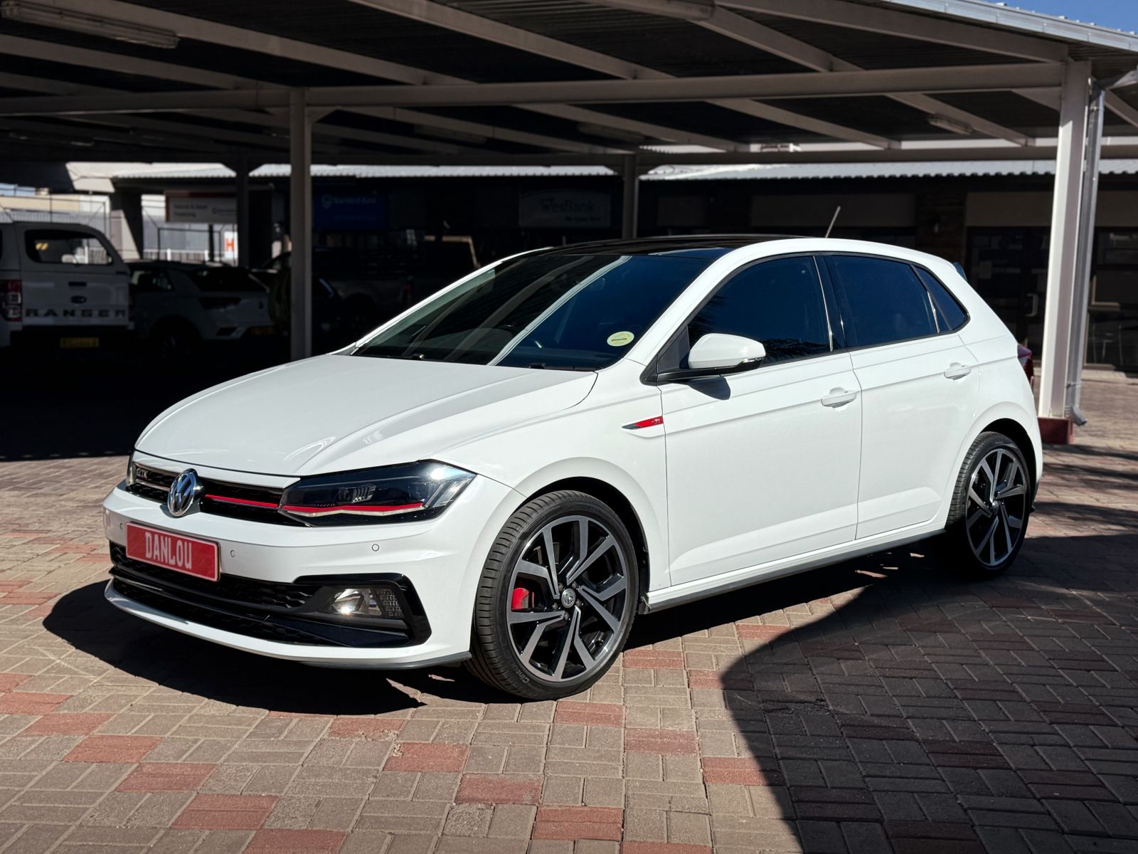 2020 Volkswagen Polo photo 2
