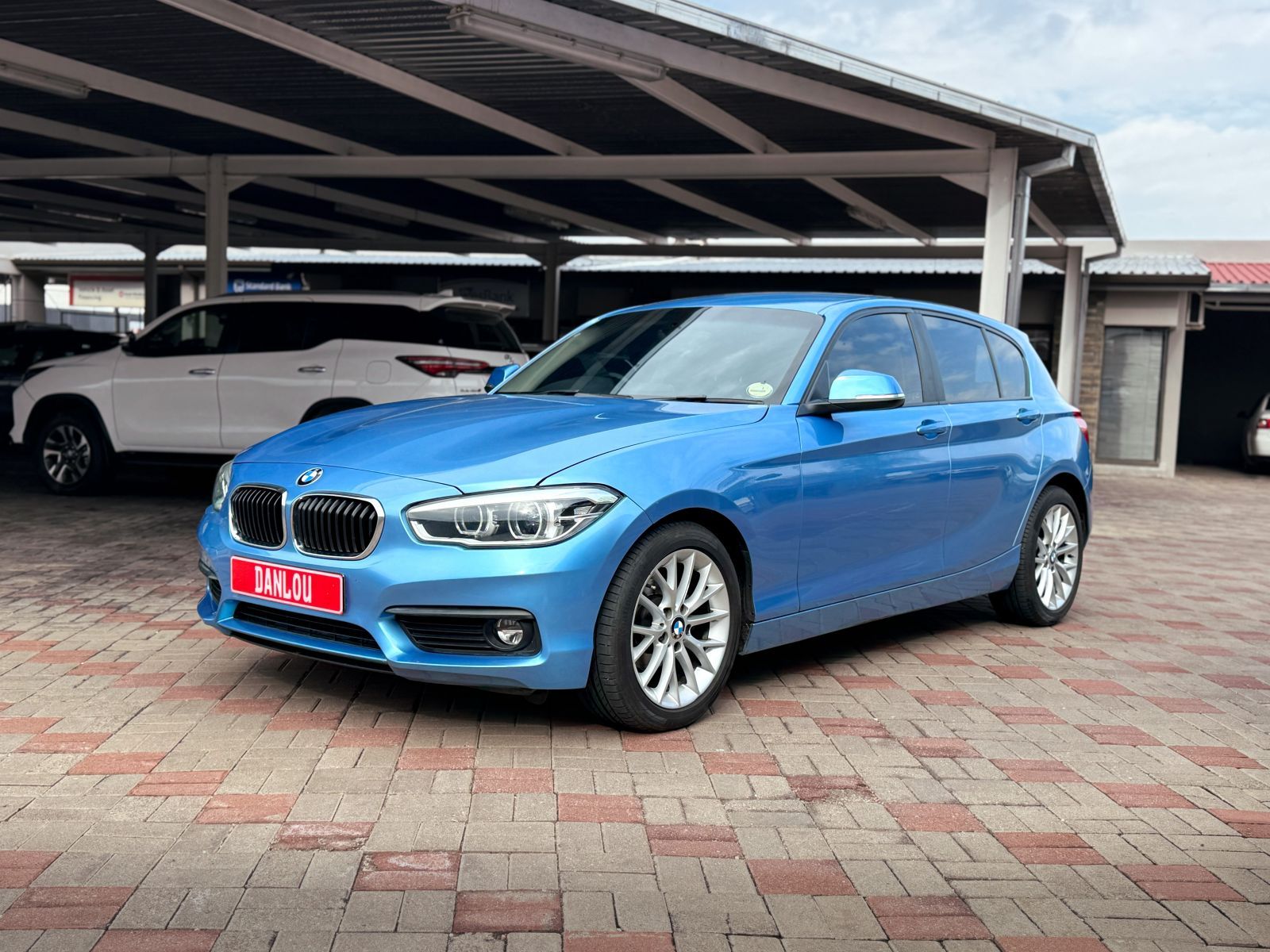 2018 BMW 1 Series photo 2