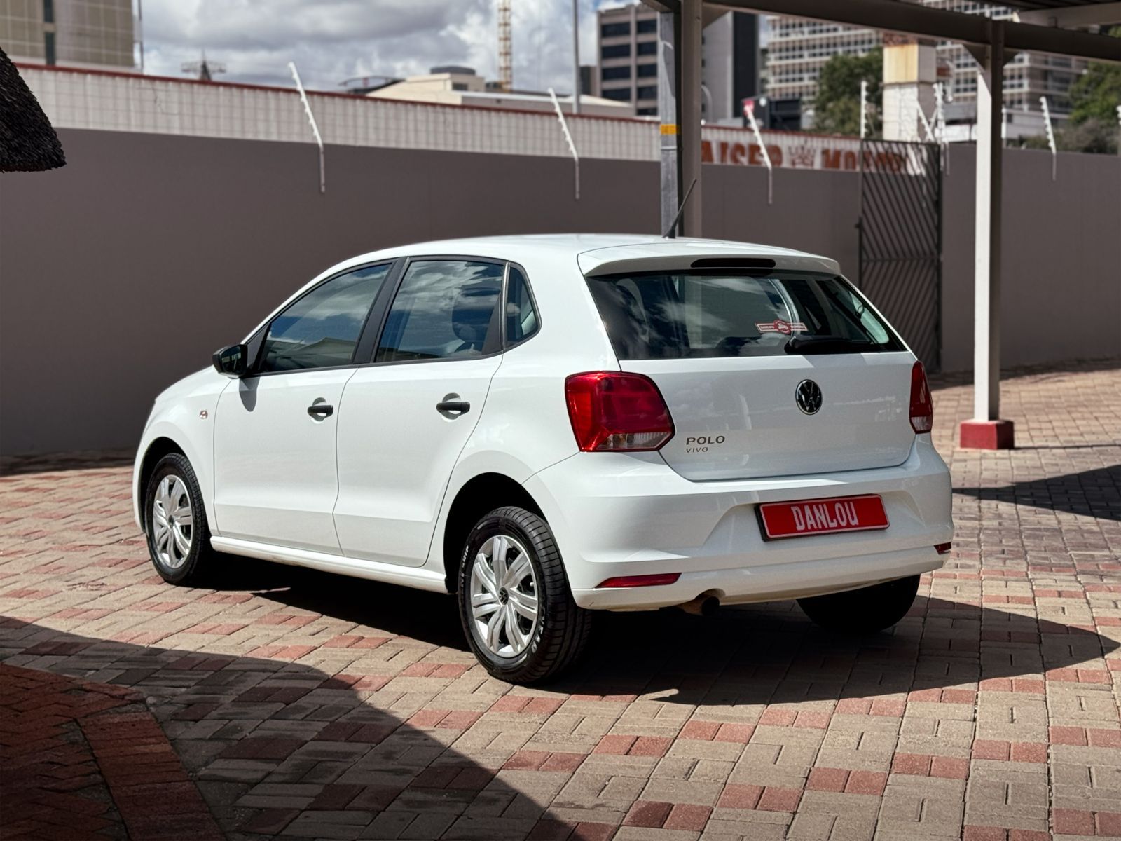 2023 Volkswagen Polo photo 3