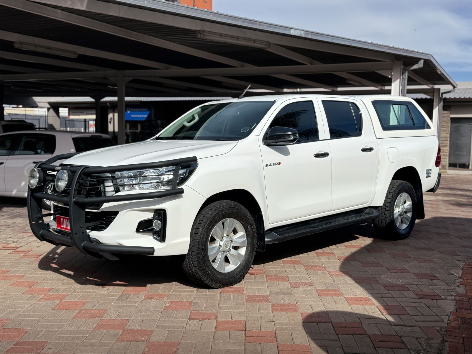 2019 Toyota Hilux photo 2