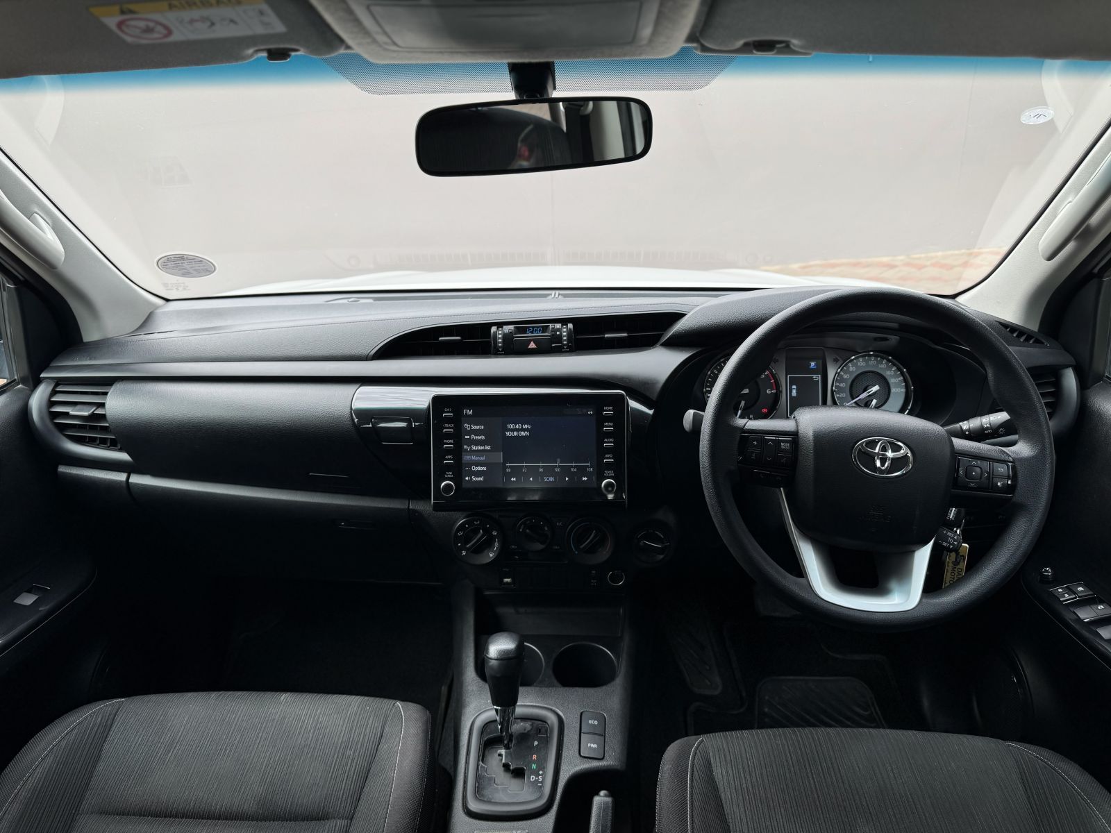 2024 Toyota Hilux photo 6
