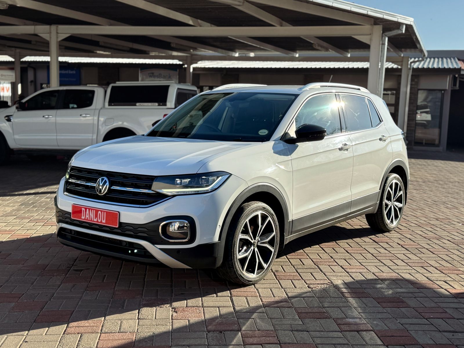 2022 Volkswagen T-Cross photo 2