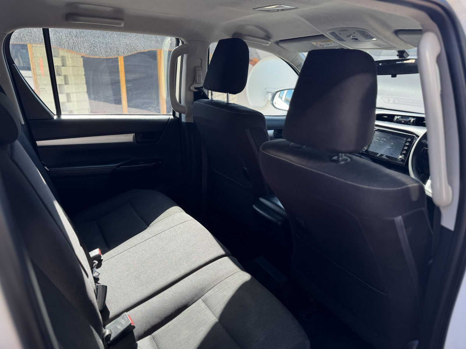 2024 Toyota Hilux photo 5