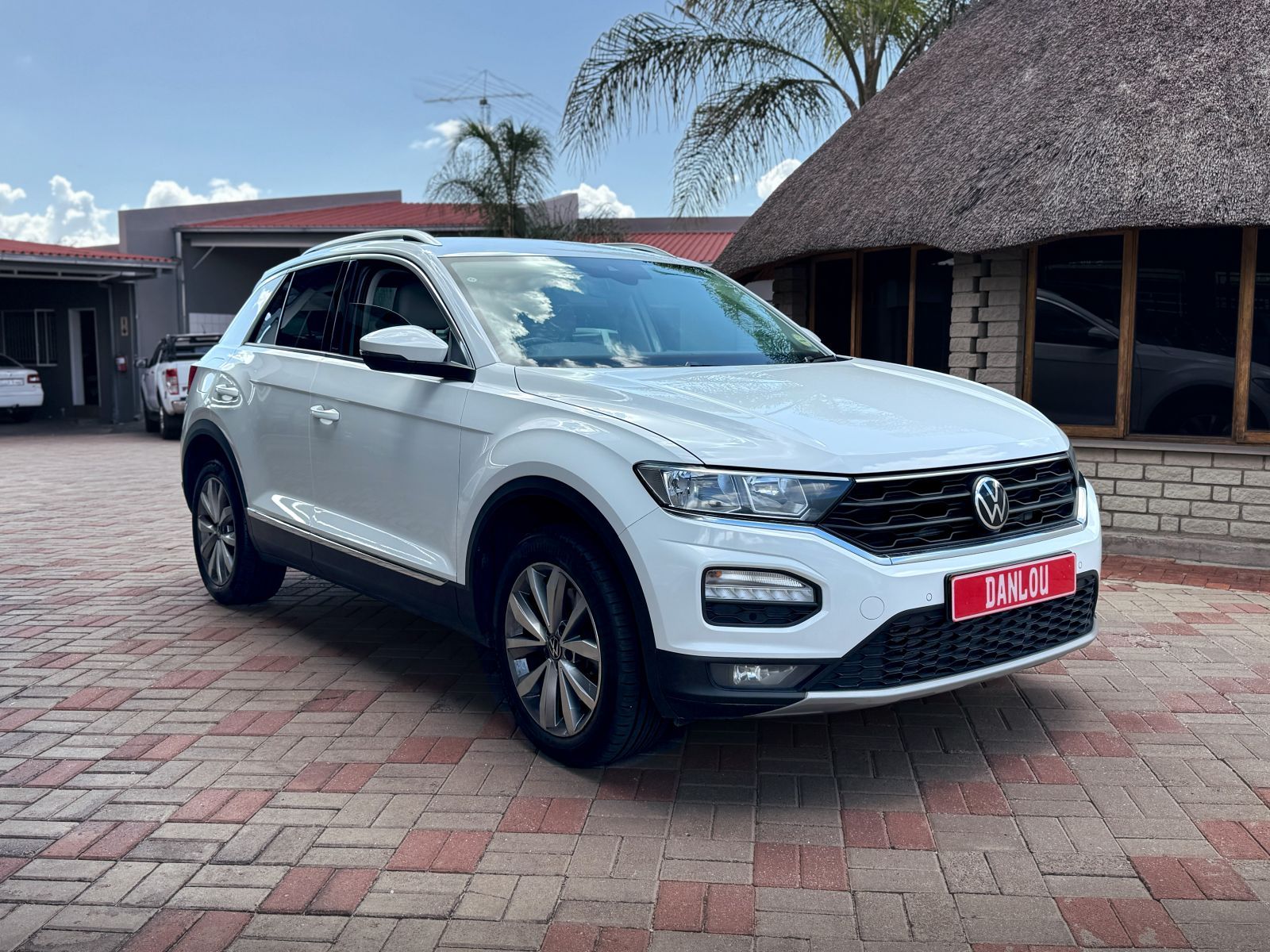 2021 Volkswagen T-Roc photo 1