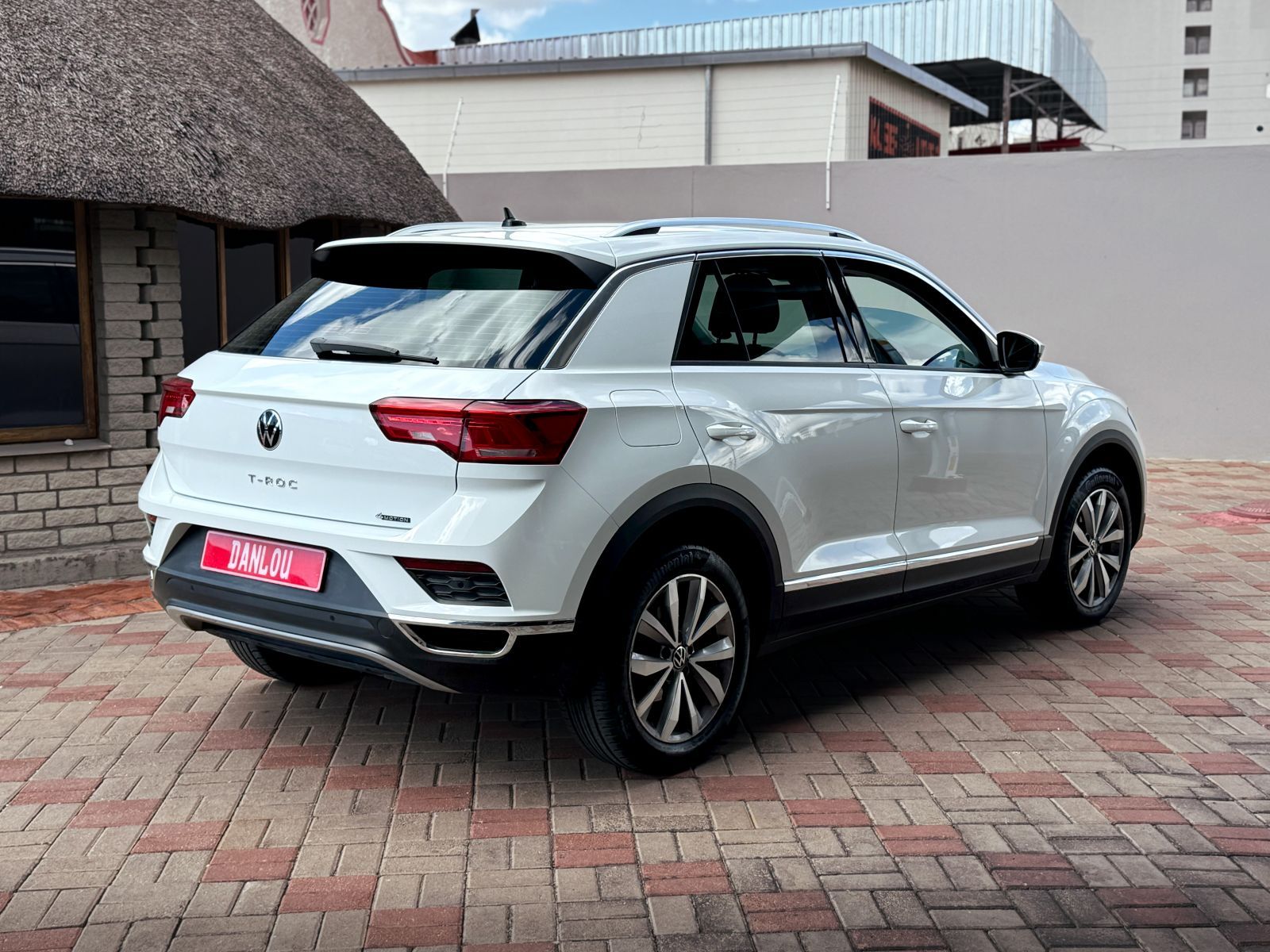 2021 Volkswagen T-Roc photo 4