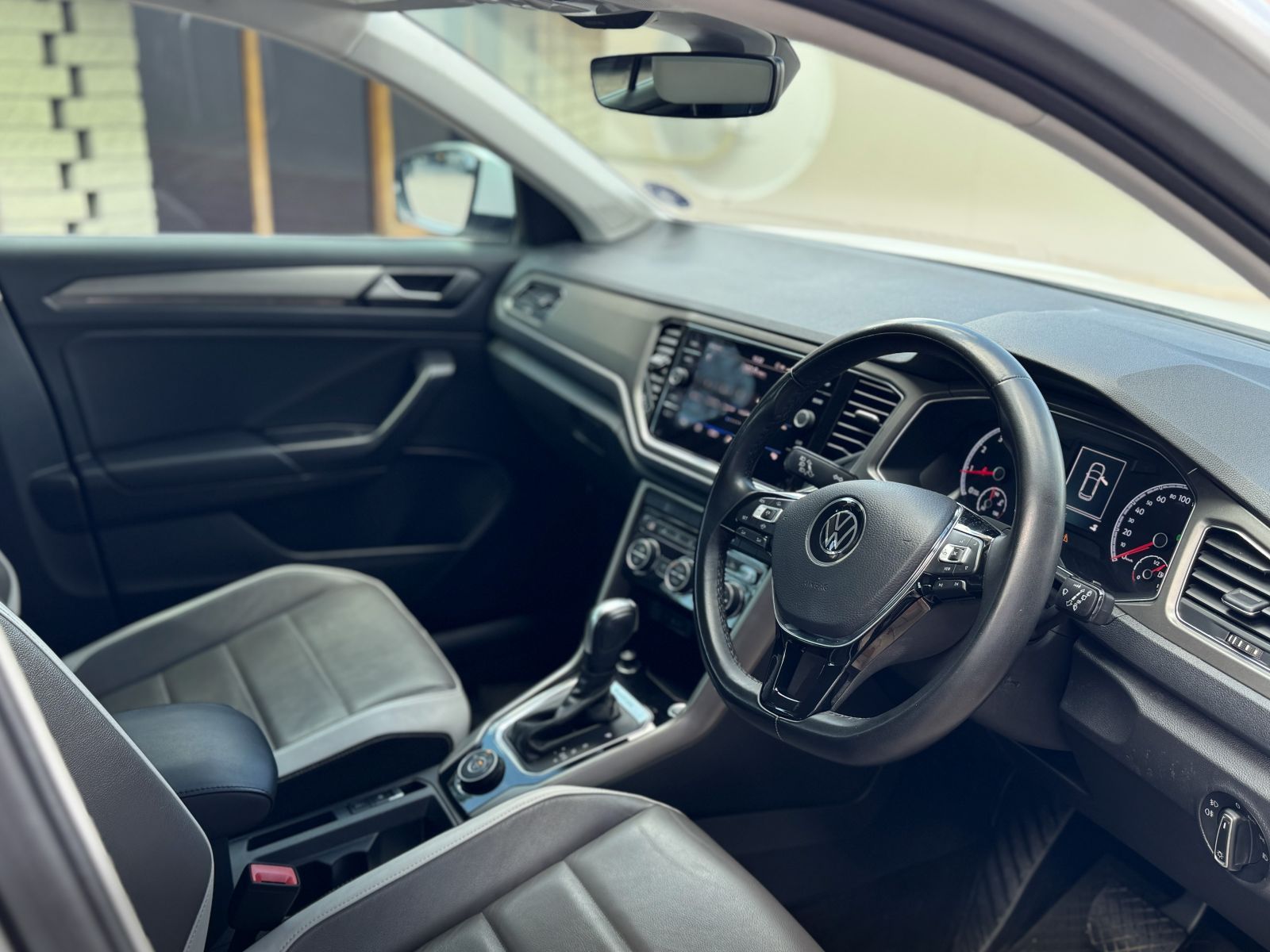 2021 Volkswagen T-Roc photo 7