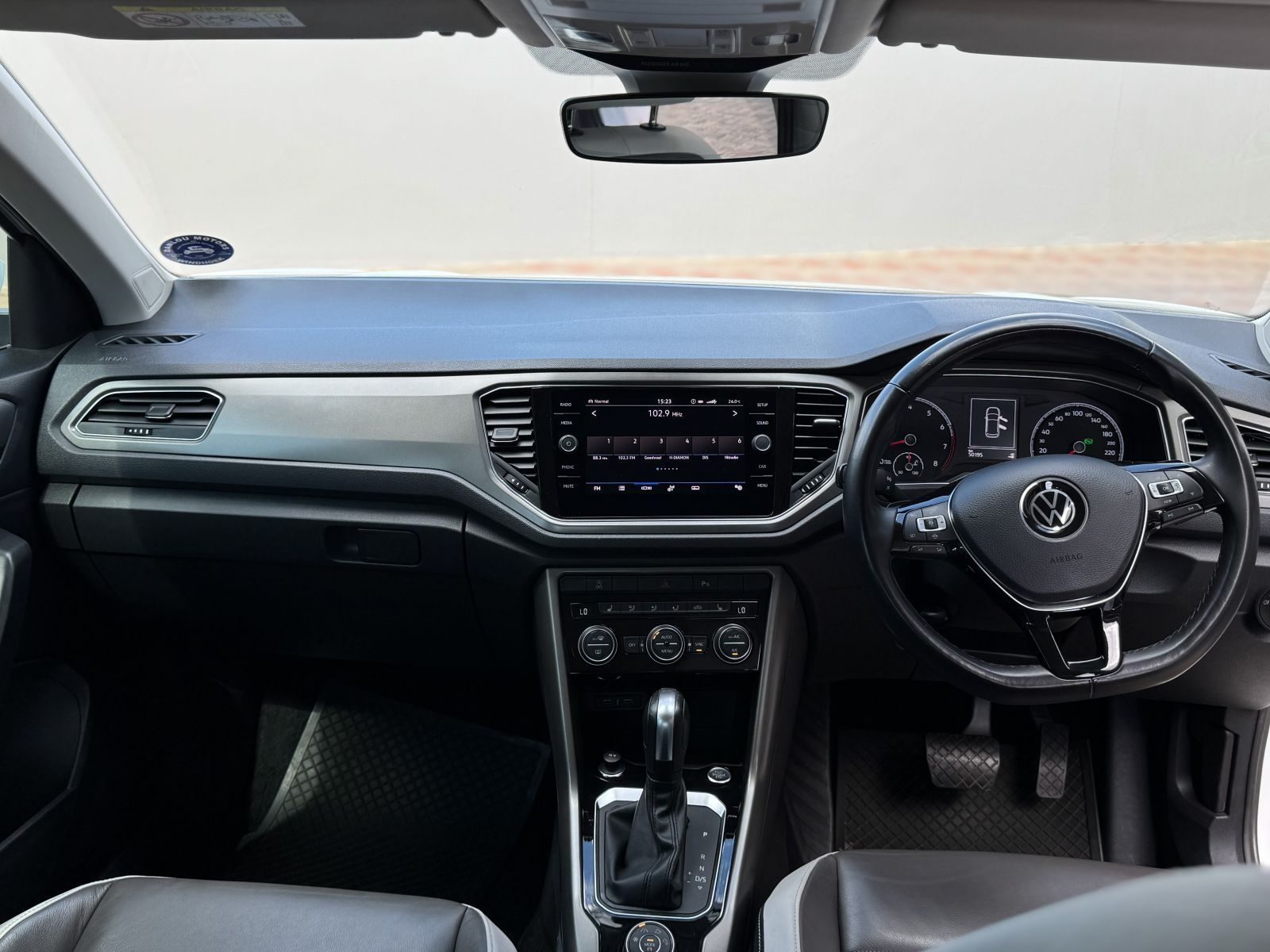 2021 Volkswagen T-Roc photo 8