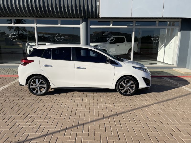 2018 Toyota Yaris photo 2