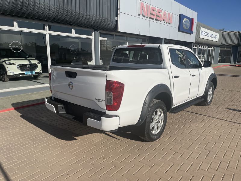 2022 Nissan Navara photo 3