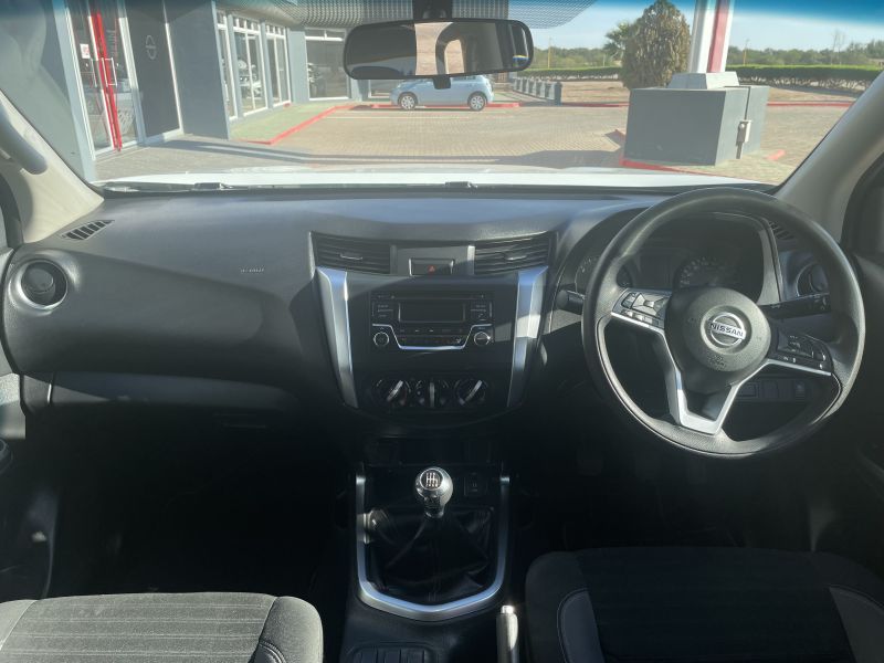2022 Nissan Navara photo 4